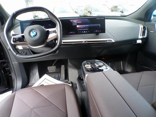 2025 BMW iX xDrive50