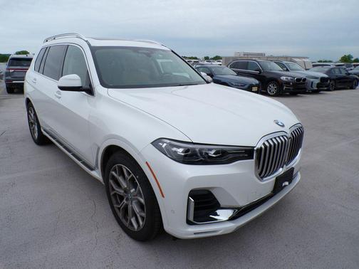 Mineral White Metallic 2021 BMW X7 xDrive40i