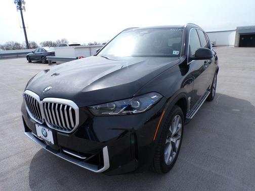 Black Sapphire Metallic 2024 BMW X5 xDrive40i