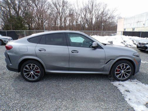 2025 BMW X6 xDrive40i