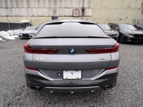 2025 BMW X6 xDrive40i