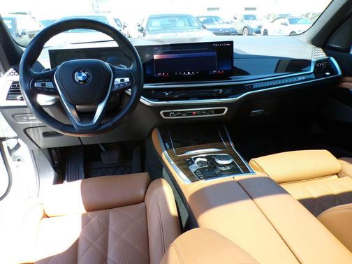 Mineral White Metallic 2024 BMW X5 xDrive40i
