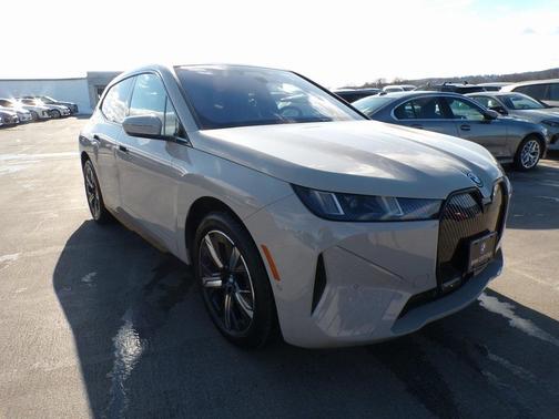 2026 BMW iX xDrive60