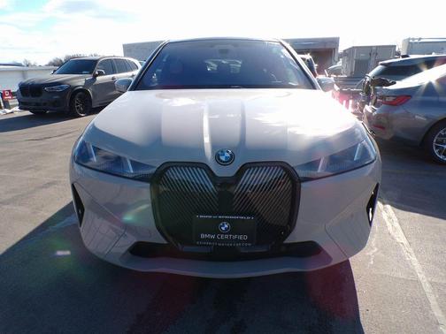 2026 BMW iX xDrive60