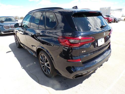Carbon Black Metallic 2023 BMW X5 M50i