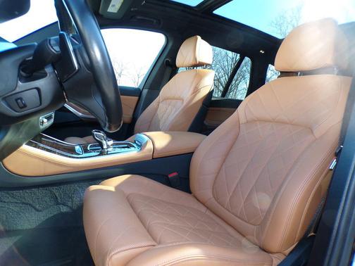 Carbon Black Metallic 2023 BMW X5 M50i