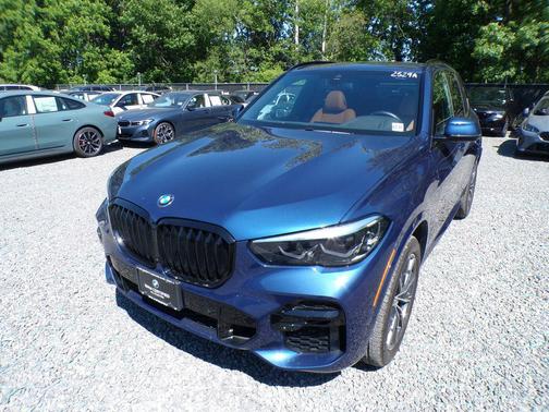 Phytonic Blue Metallic 2023 BMW X5 xDrive40i