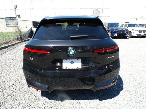 Black Sapphire Metallic 2026 BMW iX xDrive60