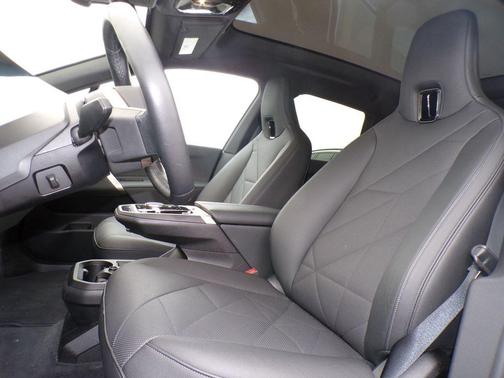 Black Sapphire Metallic 2026 BMW iX xDrive60