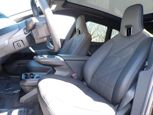 Black Sapphire Metallic 2026 BMW iX xDrive60