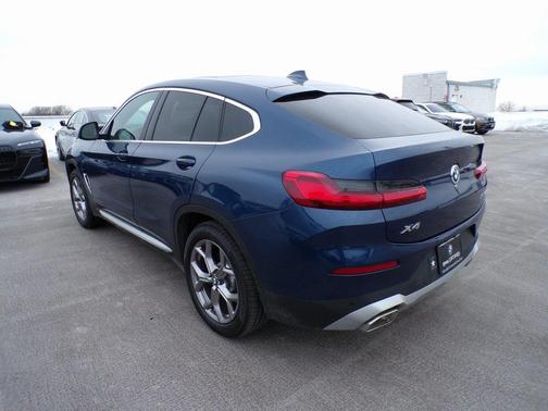 2023 BMW X4 xDrive30i