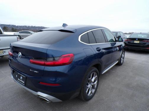 2023 BMW X4 xDrive30i
