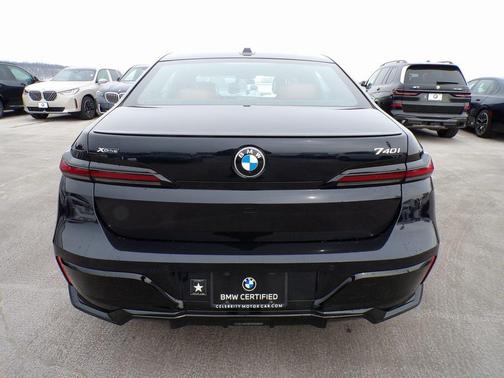 2025 BMW 740 xDrive