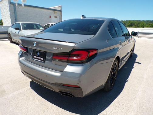 Skyscraper Gray Metallic 2023 BMW 540 i xDrive
