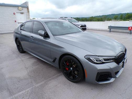 Skyscraper Gray Metallic 2023 BMW 540 i xDrive