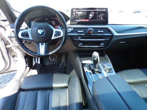 Skyscraper Gray Metallic 2023 BMW 540 i xDrive
