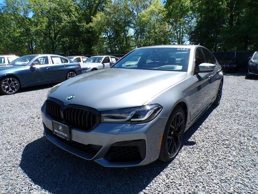 Skyscraper Gray Metallic 2023 BMW 540 i xDrive
