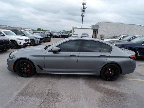 Skyscraper Gray Metallic 2023 BMW 540 i xDrive