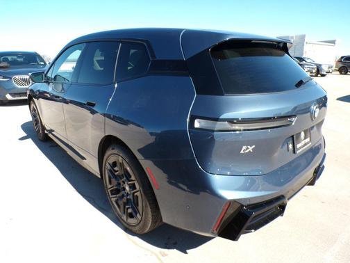 2026 BMW iX xDrive45