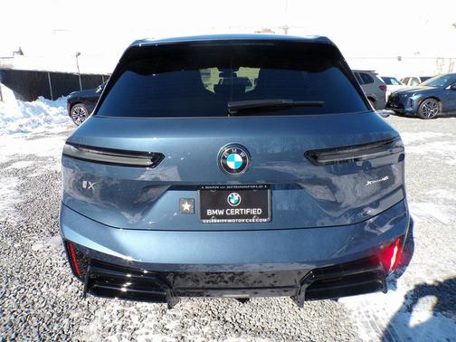 2026 BMW iX xDrive45