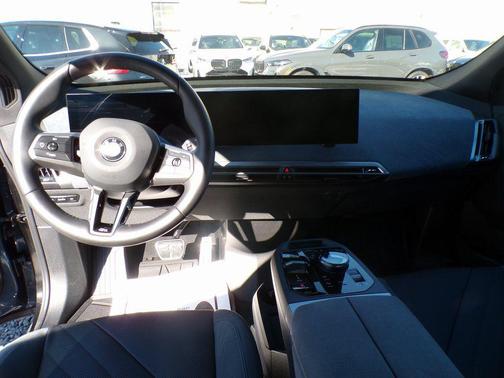 2026 BMW iX xDrive45