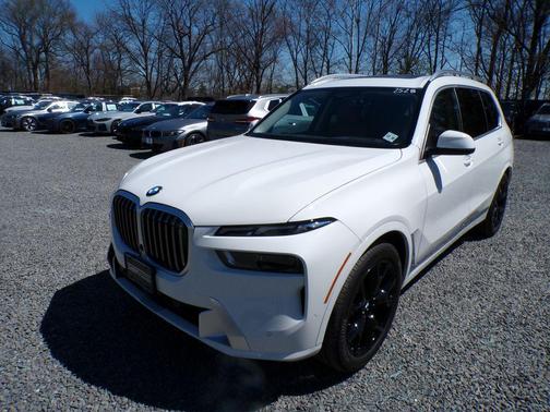 Alpine White 2026 BMW X7 xDrive40i