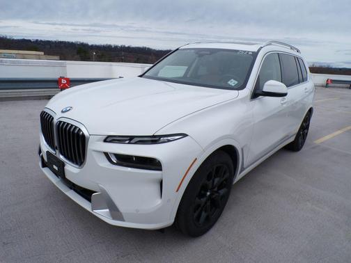 Alpine White 2026 BMW X7 xDrive40i