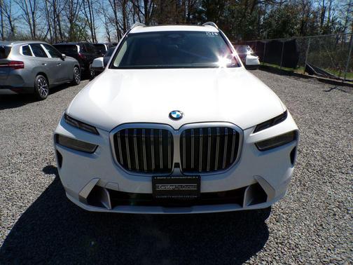 Alpine White 2026 BMW X7 xDrive40i