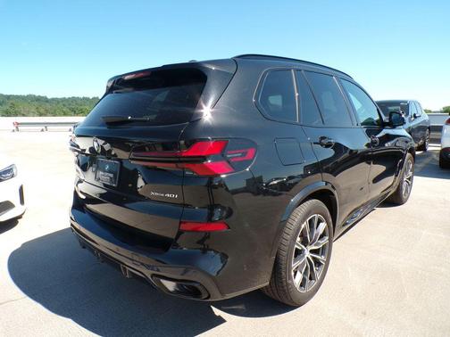 Black Sapphire Metallic 2026 BMW X5 xDrive40i