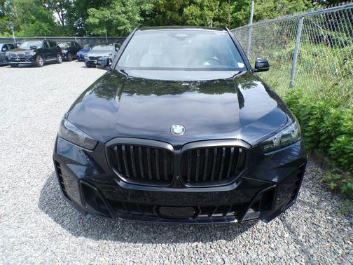Carbon Black Metallic 2024 BMW X5 xDrive40i
