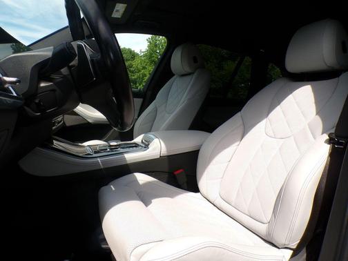 Carbon Black Metallic 2024 BMW X5 xDrive40i