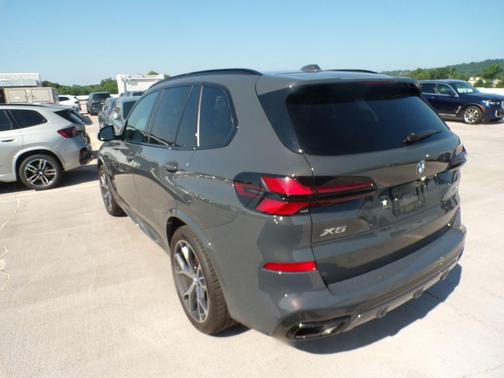 Dravit Grey Metallic 2026 BMW X5 xDrive40i