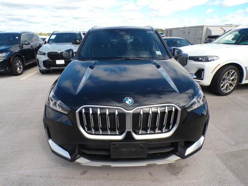 Black Sapphire Metallic 2026 BMW X1 xDrive28i