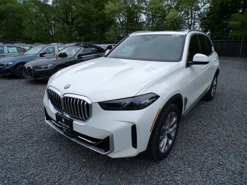 Alpine White 2024 BMW X5 xDrive40i