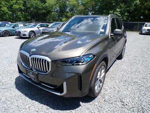 Manhattan Green Metallic 2026 BMW X5 xDrive40i