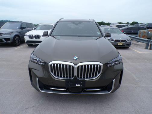 Manhattan Green Metallic 2026 BMW X5 xDrive40i