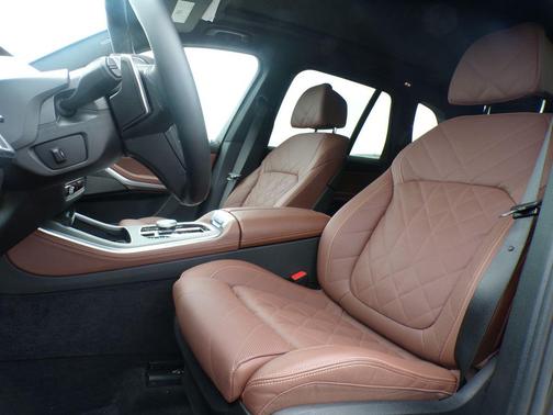 Manhattan Green Metallic 2026 BMW X5 xDrive40i