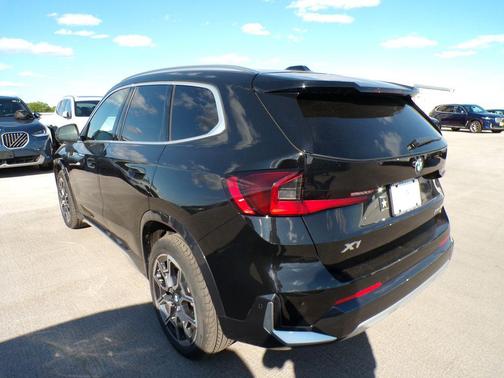 Jet Black 2025 BMW X1 xDrive28i