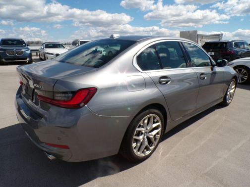 Skyscraper Grey Metallic 2025 BMW 330 xDrive