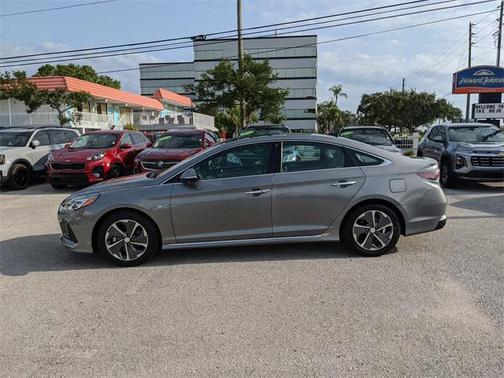 2018 Hyundai SONATA Hybrid Limited