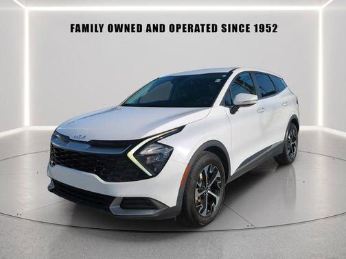 Glacial White Pearl 2023 Kia Sportage EX