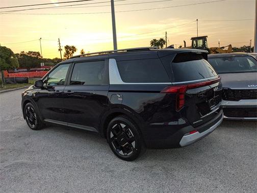 2025 Kia Carnival EX
