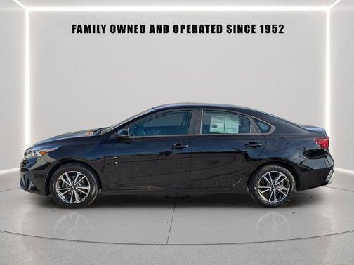 Aurora Black 2023 Kia Forte LXS