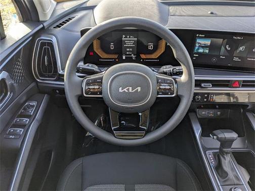 2025 Kia Sorento LX