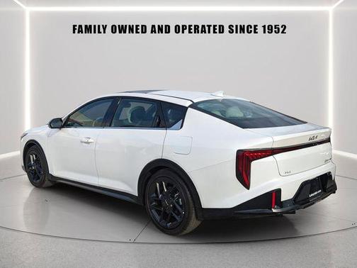 Snow White Pearl 2025 Kia K4 GT-Line Turbo