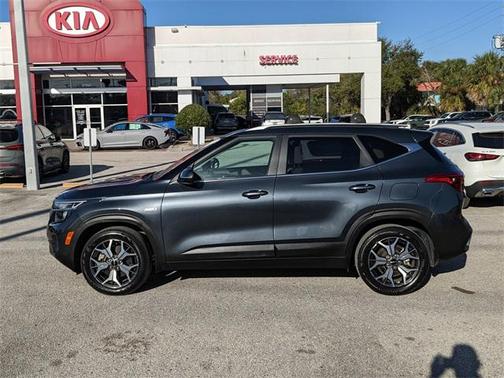 2022 Kia Seltos EX