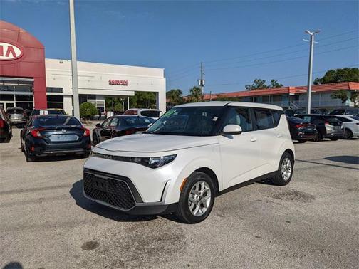 2023 Kia Soul LX