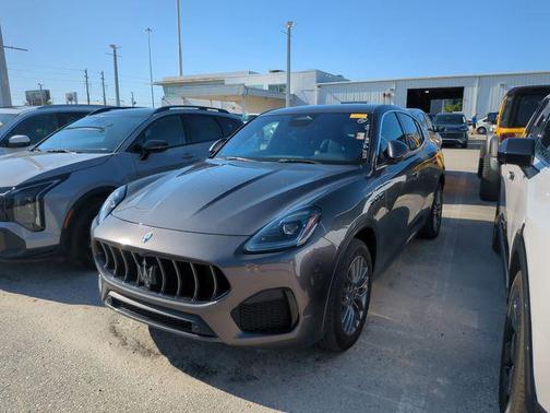 Gray 2023 Maserati Grecale GT