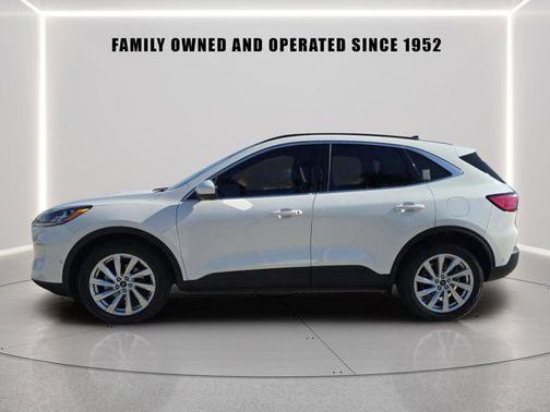 STAR WHITE METALLIC TRI-COAT 2022 Ford Escape Titanium