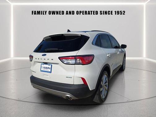 STAR WHITE METALLIC TRI-COAT 2022 Ford Escape Titanium